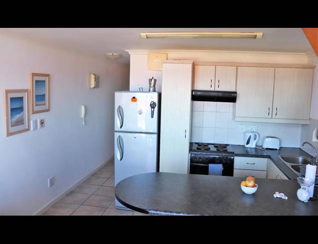 2 BEDROOM PROPERTY TO RENT IN FISH HOEK